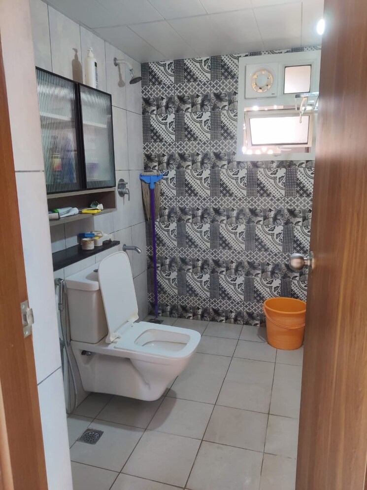 Bathroom, prestige-finsbury-park-regent 3 Bedroom 1431 Sq.Ft. Apartment In Bagaluru Bangalore 8937330