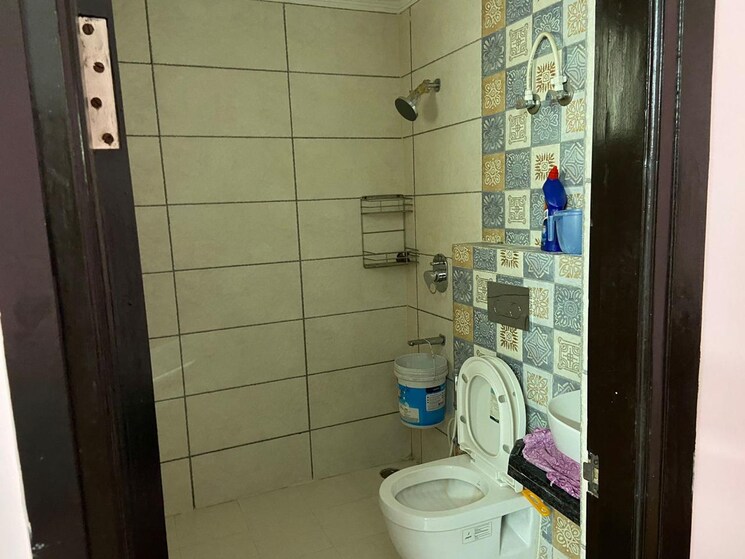 Bathroom, paradigm-business-hermitage-park 3 Bedroom 1500 Sq.Ft. Apartment In Dhakoli Zirakpur 8940964