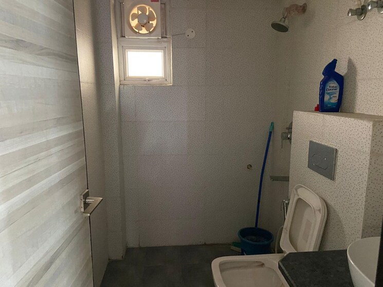 Bathroom, paradigm-business-hermitage-park 3 Bedroom 1500 Sq.Ft. Apartment In Dhakoli Zirakpur 8940964