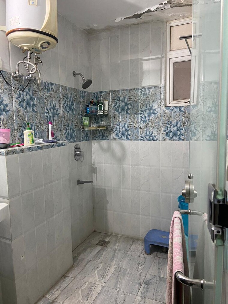 Bathroom, paradigm-business-hermitage-park 3 Bedroom 1500 Sq.Ft. Apartment In Dhakoli Zirakpur 8940964