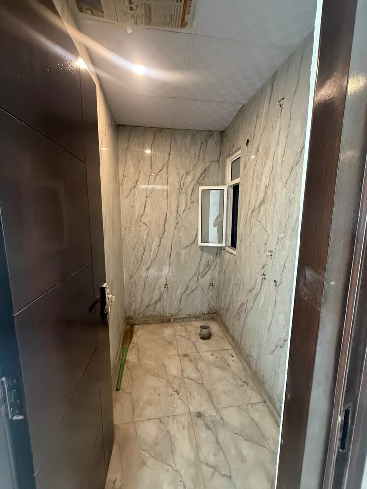 Bathroom, anant-dham-society 3 Bedroom 1410 Sq.Ft. Apartment In Sector 49 Noida 8940960
