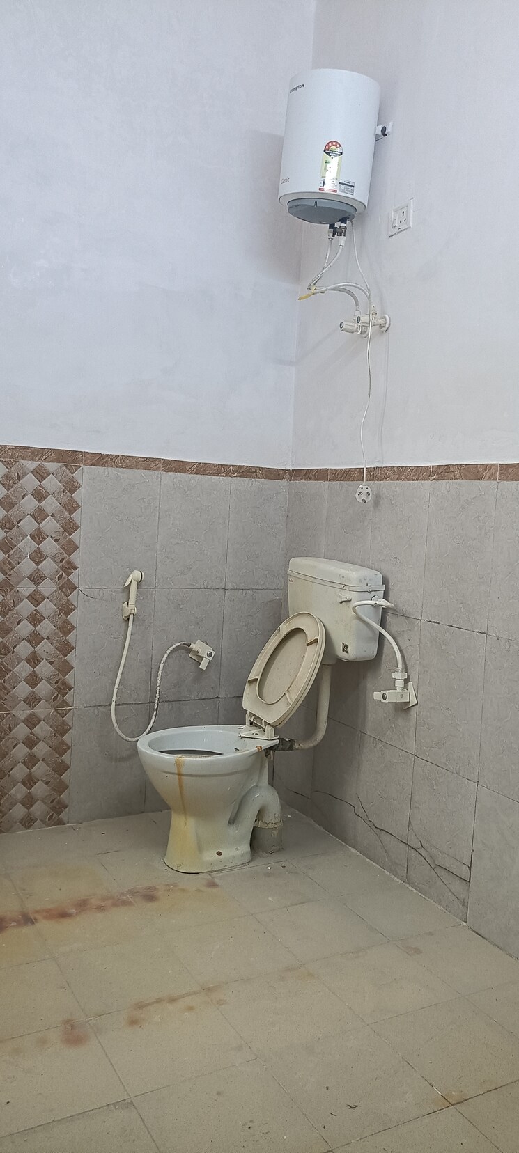Attached Bathroom, sector 41 2 Bedroom 180 Sq.Mt. Villa In Sector 41 Noida 8941019