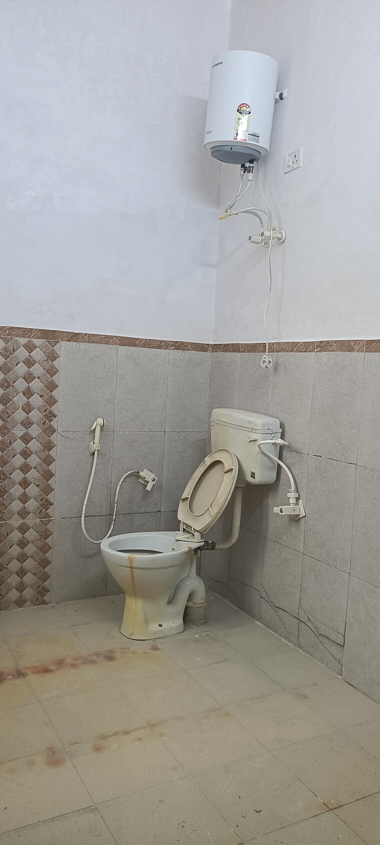 Attached Bathroom, sector 41 2 Bedroom 180 Sq.Mt. Villa In Sector 41 Noida 8941019