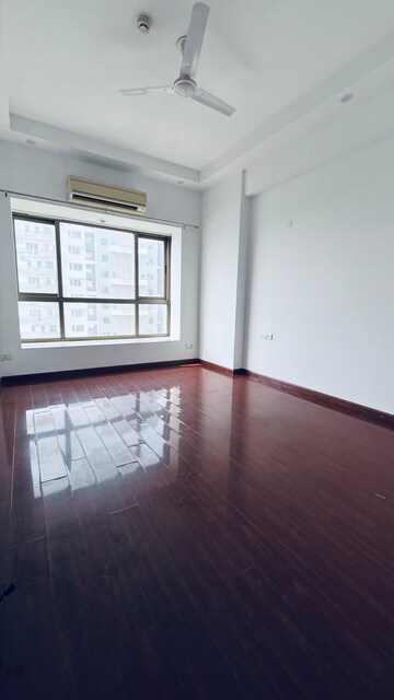 Room in 3.5 BHK Apartment at TGB Meghdutam, Sector 50 – for Rent