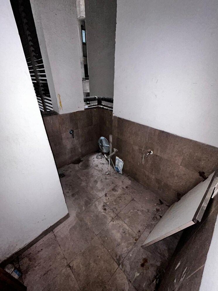 Bathroom, nahar-f-residences 2 Bedroom 850 Sq.Ft. Apartment In Balewadi Pune 8941018