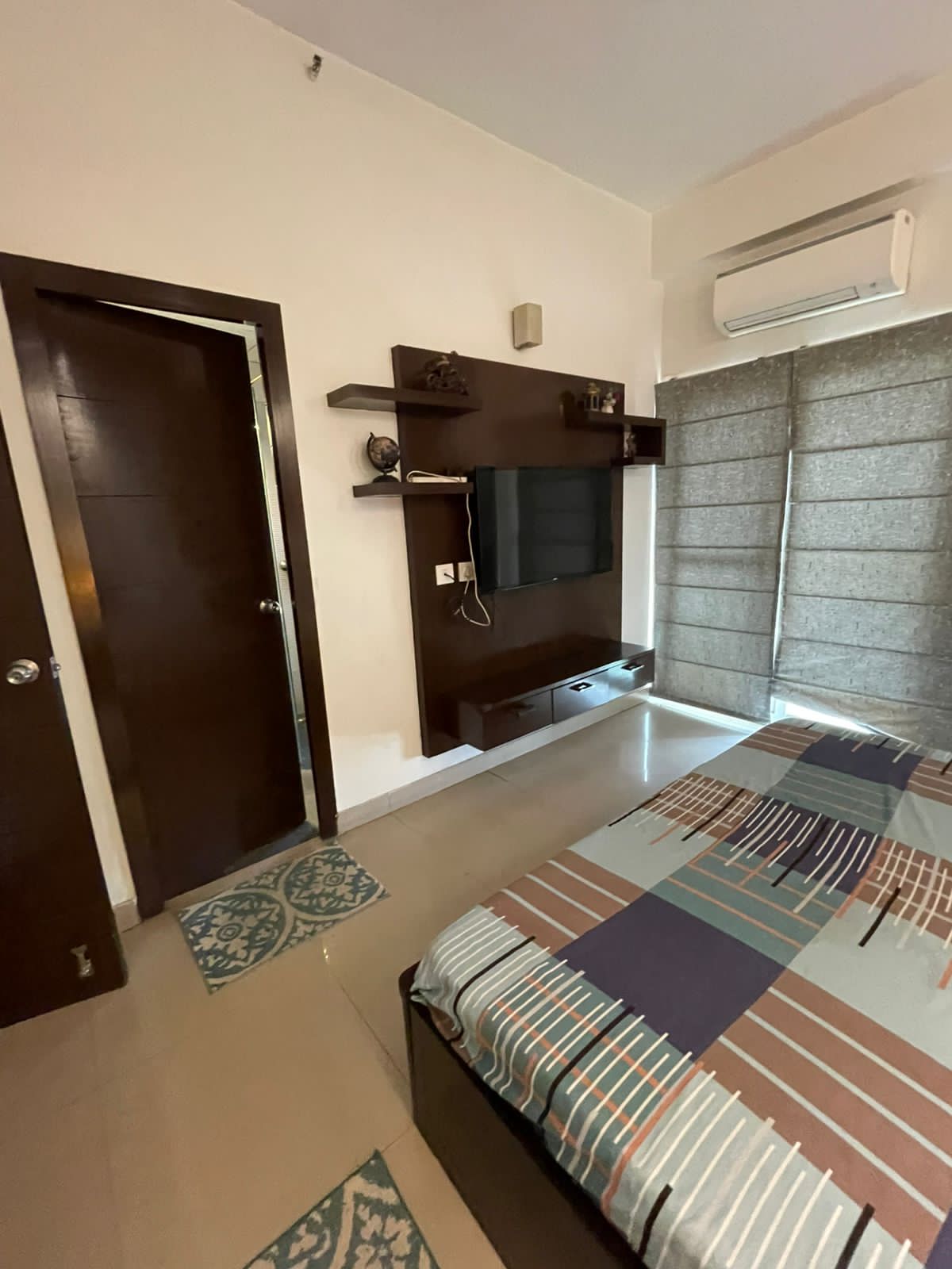 2.5 BHK + Study Room,Extra Room 1250 Sq.Ft. Apartment in Mahagun Moderne