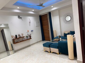 Living Room in 2 BHK Builder Floor at Munjal Tower, Sector 12 – for Rent