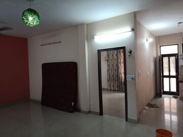 Room in 2 BHK Builder Floor at City Heights, Sector 39 – for Rent