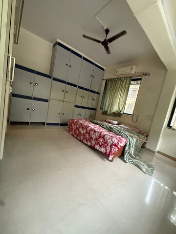 Bedroom in 2 BHK Apartment at Santacruz West – for Rent