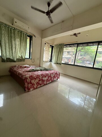 Bedroom in 2 BHK Apartment at Santacruz West – for Rent