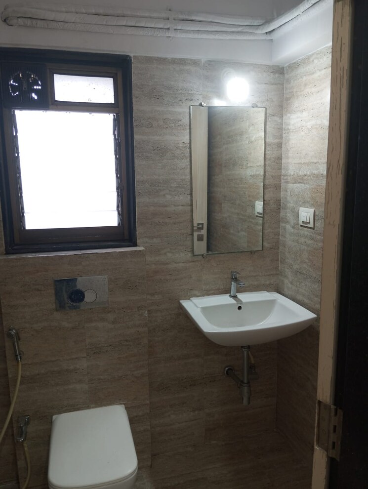 Bathroom, kanakia-spaces-sevens 2 Bedroom 852 Sq.Ft. Apartment In Andheri East Mumbai 8941125
