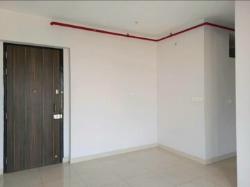 Room in 3 BHK Apartment at Oberoi Eternia, Mulund West – for Rent
