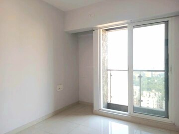 Room in 3 BHK Apartment at Oberoi Eternia, Mulund West – for Rent