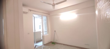 Room in 4 BHK Apartment at Emaar Emerald Floors Premier, Sector 65 – for Rent