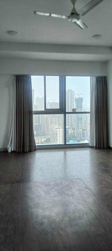 Room in 4 BHK Apartment at Bombay Realty One ICC, Wadala – for Rent