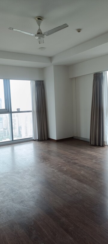 Room in 4 BHK Apartment at Bombay Realty One ICC, Wadala – for Rent