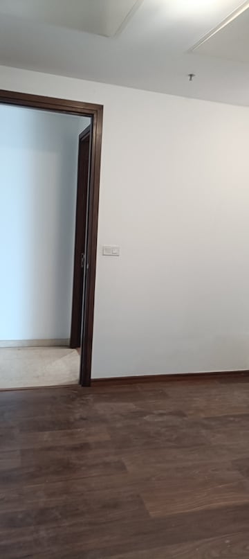 Room in 4 BHK Apartment at Bombay Realty One ICC, Wadala – for Rent