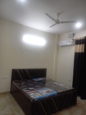 Bedroom in 4 BHK Builder Floor at MVL IPark, Sector 15 – for Rent