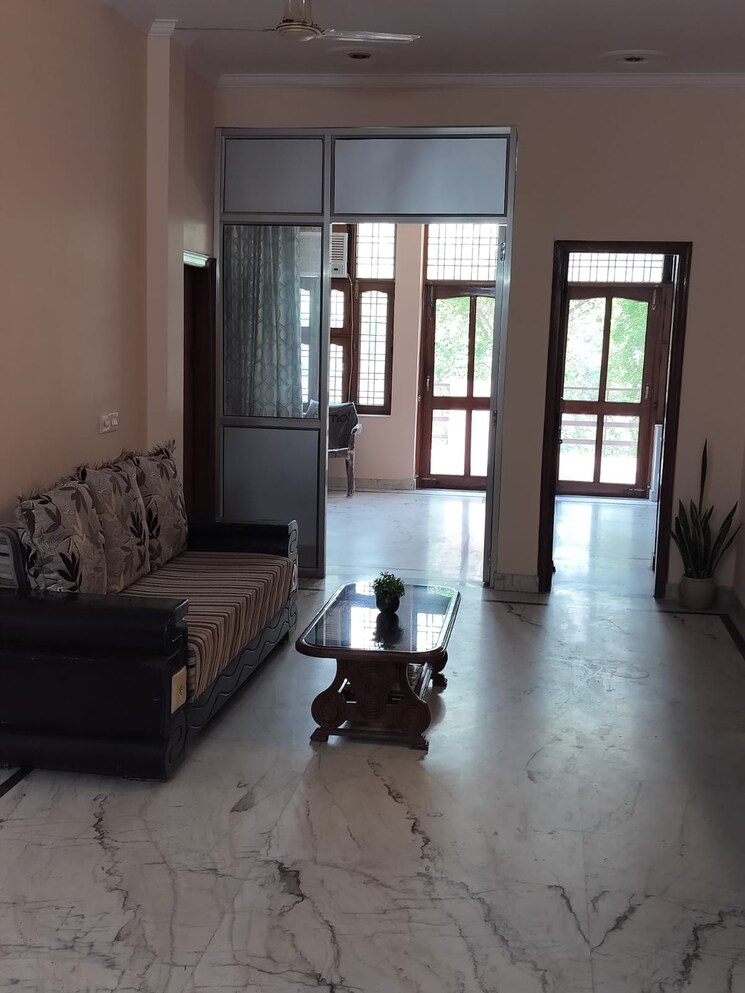 Room, mvl-ipark 4 Bedroom 3000 Sq.Ft. Builder Floor In Sector 15 Gurgaon 8941289