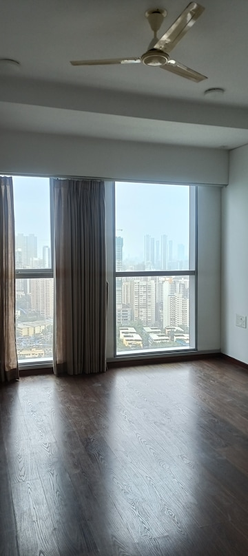 Room in 4 BHK Apartment at Bombay Realty One ICC, Wadala – for Rent