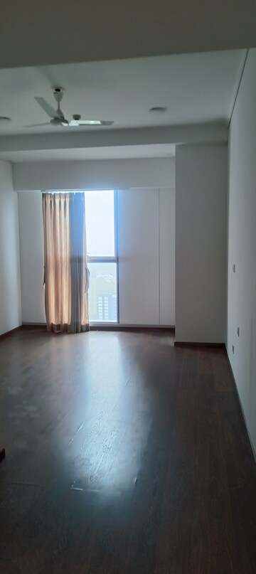 Room in 4 BHK Apartment at Bombay Realty One ICC, Wadala – for Rent
