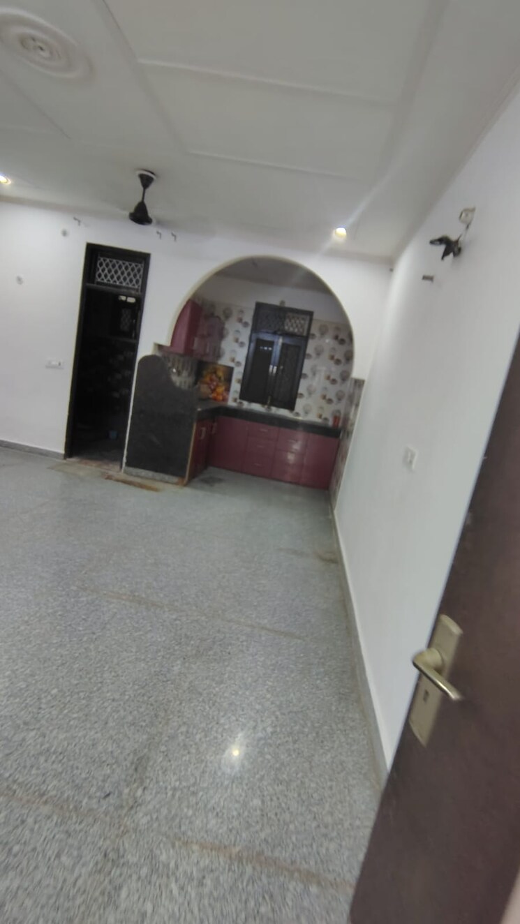 undefined, dwarka mor 2 Bedroom 130 Sq.Yd. Builder Floor In Dwarka Mor Delhi 8941222