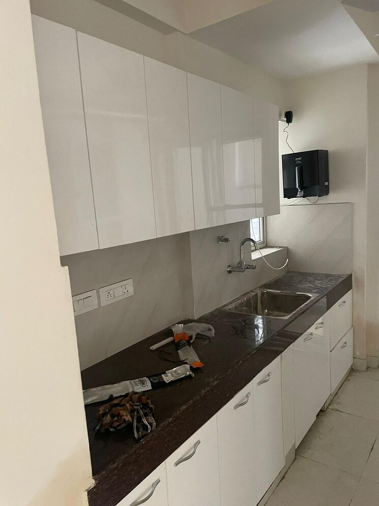 Kitchen, dlf-alameda 3 Bedroom 250 Sq.Ft. Builder Floor In Sector 73 Gurgaon 8941268