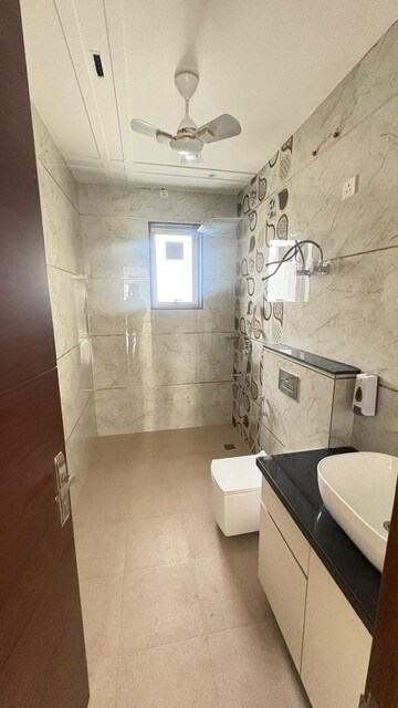 Bathroom in 3 BHK Builder Floor at DLF Alameda, Sector 73 – for Rent