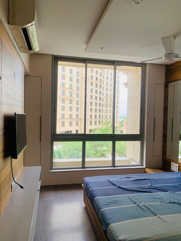 Bedroom in 3 BHK Apartment at Hiranandani Estate Rodas Enclave, Hiranandani Estate – for Rent
