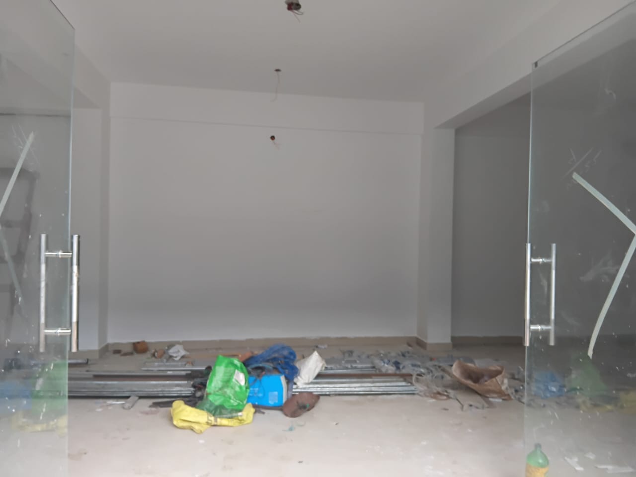 Showroom For Rent in Sarat Bose Road