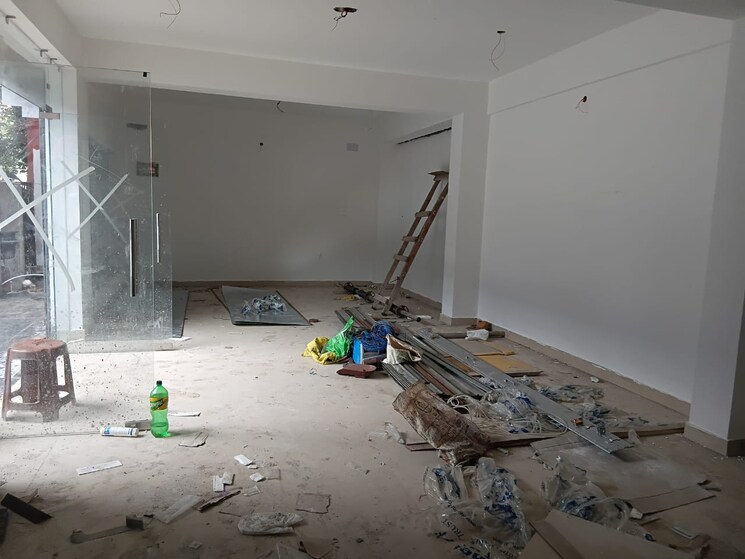  Parking, sarat bose road Commercial Showroom 1000 Sq.Ft. In Sarat Bose Road Kolkata 8941316