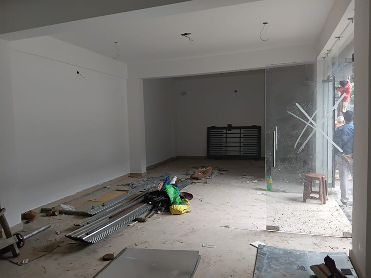  Parking, sarat bose road Commercial Showroom 1000 Sq.Ft. In Sarat Bose Road Kolkata 8941316