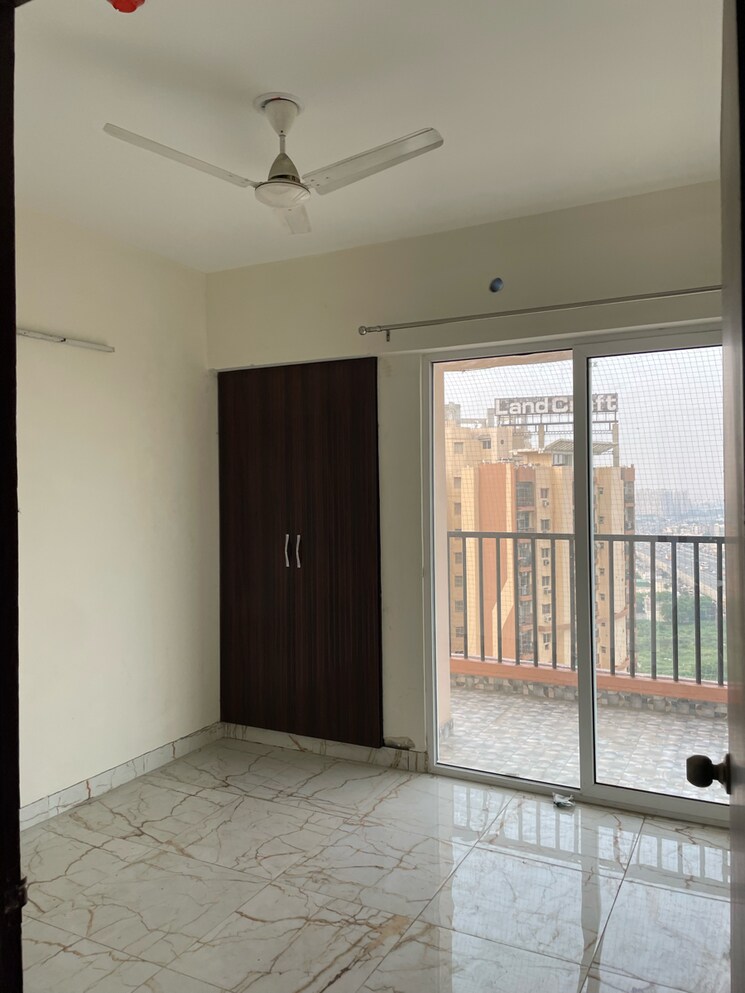 Room, landcraft-golf-links 2 Bedroom 1135 Sq.Ft. Apartment In Pandav Nagar Ghaziabad 8941361