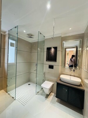 Bathroom in 4 BHK Builder Floor at Auram Floor, South City 2 – for Sale