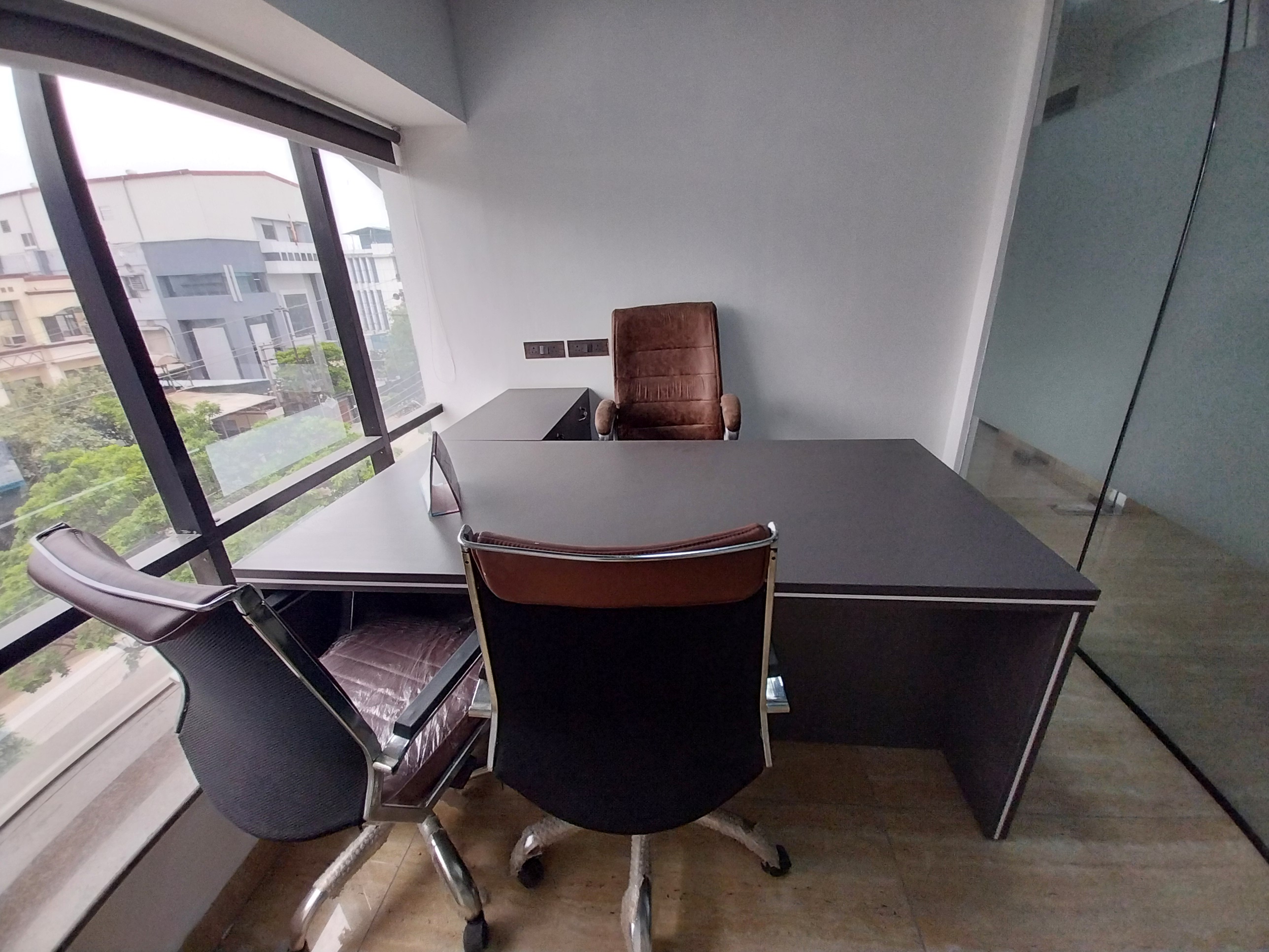 Office Space For Rent in IThums 62