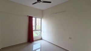 Room in 3 BHK Apartment at Kundan Plaza, Chinar Park – for Sale