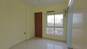 Room in 3 BHK Apartment at Kundan Plaza, Chinar Park – for Sale