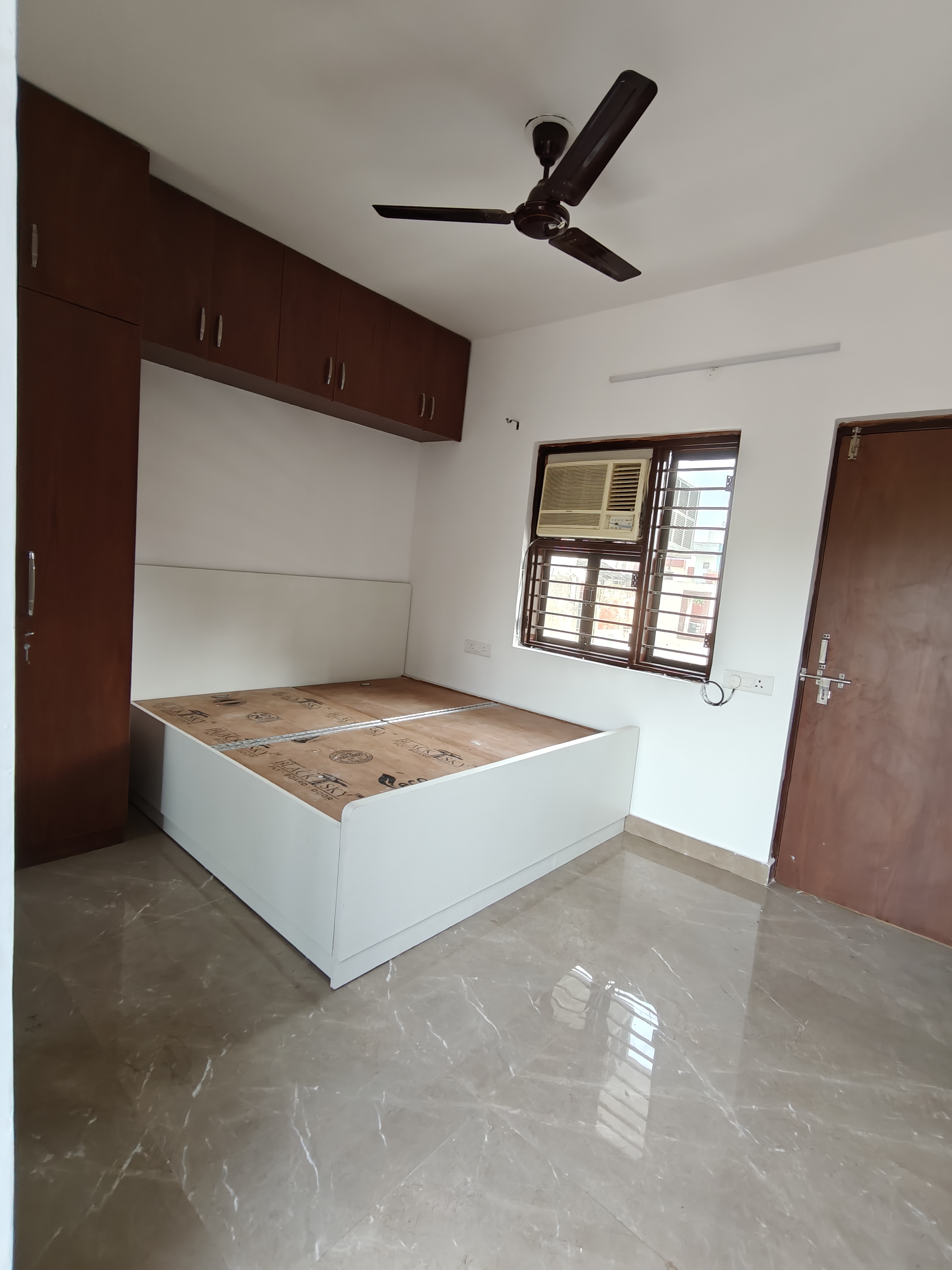 1 RkBuilder Floor For Rent in Sector 46