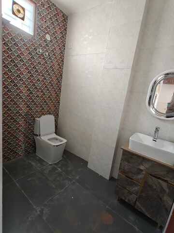 Bathroom in 1 RK Builder Floor at Sector 46 – for Rent