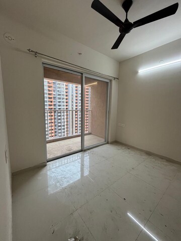 Room in 2 BHK Apartment at Godrej Green Cove, Mahalunge – for Rent