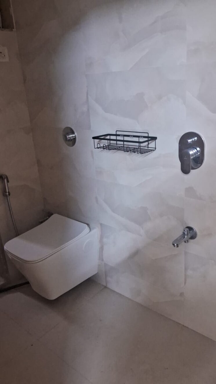 Bathroom, satnam-apartment 2 Bedroom 700 Sq.Ft. Apartment In Khar West Mumbai 8941404