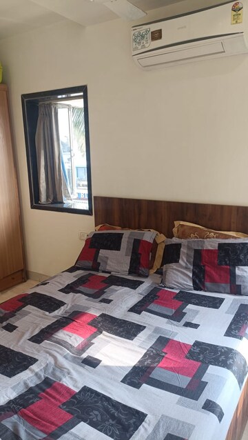 Room in 2 BHK Apartment at Ajanta Apartment Bandra, Bandra West – for Rent