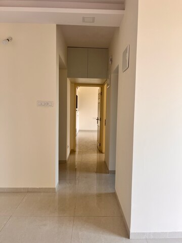 Room in 2 BHK Apartment at Vijay Orovia, Hiranandani Estate – for Rent
