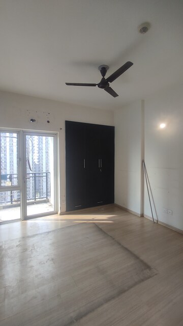 Room in 2 BHK Apartment at Moti Nagar – for Rent