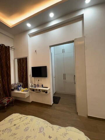 Building Lobby in 3 BHK Apartment at SDS NRI Residency, Sector 45 – for Rent