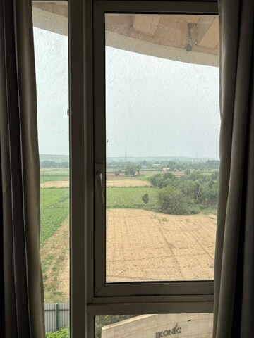 Room in 3 BHK Apartment at M3M Marina, Sector 68 – for Sale
