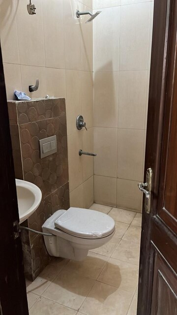 Master Bedroom in 3 BHK Builder Floor at Old Rajinder Nagar – for Rent