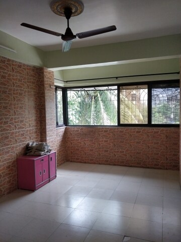 Room in 1 BHK Apartment at Chikoowadi – for Rent