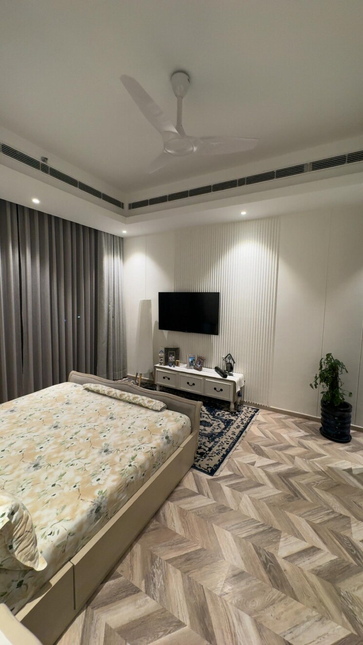 Master Bedroom, suncity-platinum-towers 4 Bedroom 4175 Sq.Ft. Apartment In Sector 28 Gurgaon 8941590