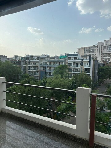 Balcony in 3 BHK Builder Floor at Unitech South City II, Sector 50 – for Rent